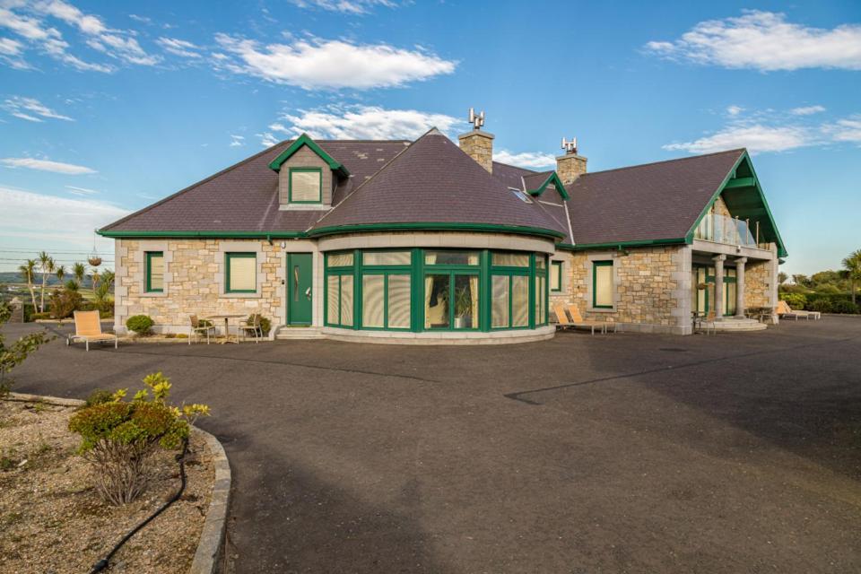 Like Walking Into A Fantastic Novel At Inishowen House Rashenny Exterior photo